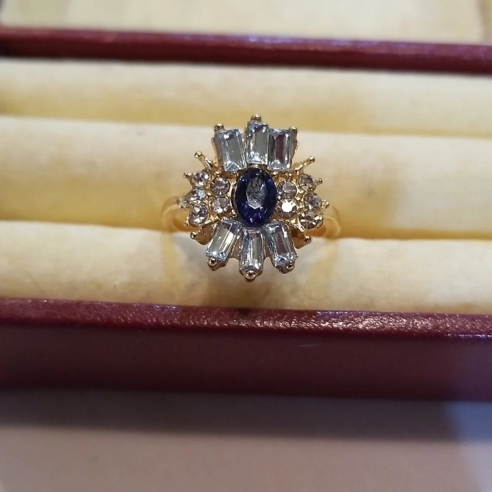 Sparkly costume ring